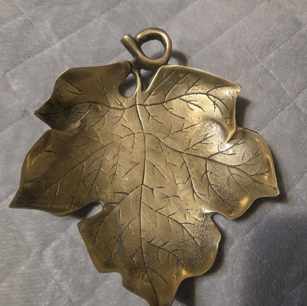 Gold Leaf-Shaped dish